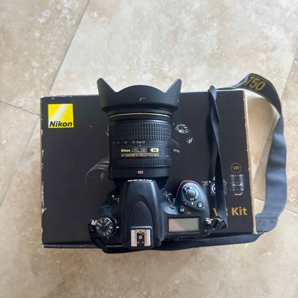 Nikon d750 Camera (With box, original packaging, all parts)